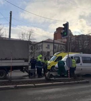 Можна навіть за температури -20 C: у Полтаві методом холодного асфальтування проводять аварійний ямковий ремонт вулиць