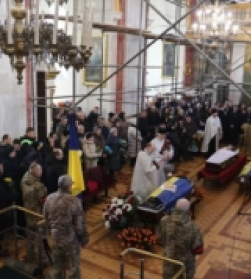 У Луцьку в останню дорогу провели двох захисників