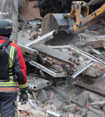 У Запоріжжі з-під завалів дістали тіло загиблого чоловіка
