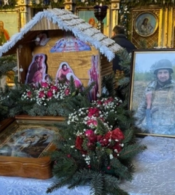 Двоє маленьких дітей лишилися без тата: на Волині попрощалися із воїном Андрієм Симчуком 