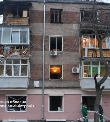 Запорізькі рятувальники деблокували тіло чоловіка з-під завалів