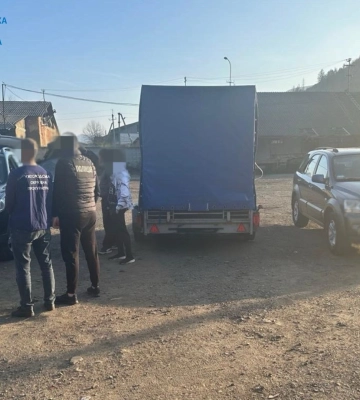Продавав ввезені для гуманітарної допомоги автівки - на Закарпатті викрито спритника