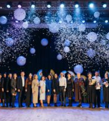 Начальник Чернівецької ОВА Руслан Запаранюк привітав і нагородив переможців обласного етапу конкурсу «Учитель року»