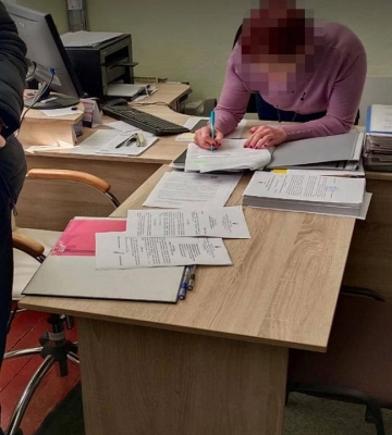 На Буковині селищний голова привласнив 1,5 мільйона гривень призначені на закупівлю зимового одягу ЗСУ