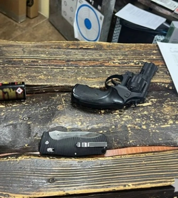 У Черкасах жінка влаштувала стрілянину в магазині: її затримали покупці