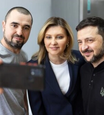 Президент Зеленський і перша леді відвідали поранених воїнів у госпіталі і вручили їм державні нагороди. ФОТОрепортаж