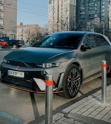 3,4 с до сотни: в Киеве засветился 650-сильный электрокар Hyundai за 2 миллиона 