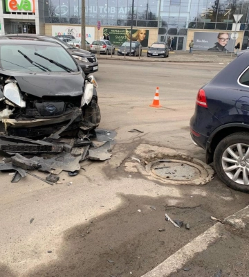 Один з учасників автотрощі в обласному центрі Волині не мав права на водіння