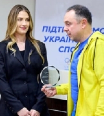 Миколаївська шаблістка Ольга Харлан отримала відзнаку «Спортивний символ єдності»
