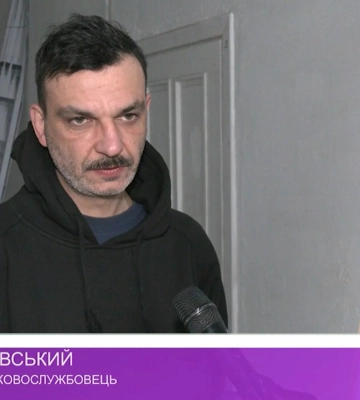 Художник Олег Перковський презентував виставковий проєкт «Недобудовані недобудови» в Ужгороді