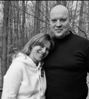 Згоріли у мікроавтобусі: під час ракетної атаки на Київ загинуло подружжя вінничан