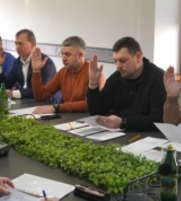 В Ужгороді демонтують кілька десятків самовільно встановлених вивісок і табличок