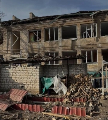 Росіяни вдарили по Херсону з авіації: є постраждалі