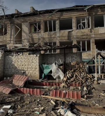 Росіяни вдарили по Херсону з авіації: є постраждалі