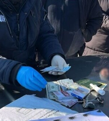 Задержан экс-чиновник РТЦК при попытке подкупа начальника подразделения на Черкасщине, - Нацполиция. ФОТОРЕПОРТАЖ