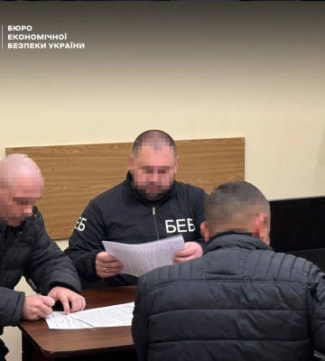 На Закарпатті т.в.о. заступника командира військової частини та директор підприємства з Івано-Франківщини привласнили  близько 2,4&amp;hellip;