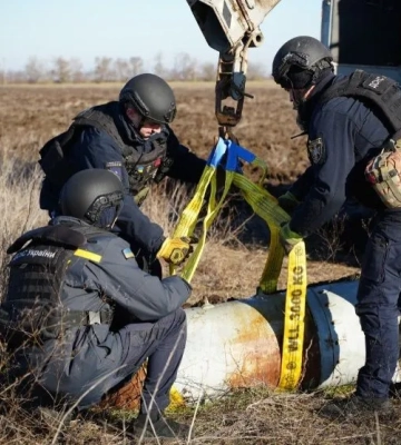 На Миколаївщині вибухотехніки знищили авіабомбу ФАБ-500