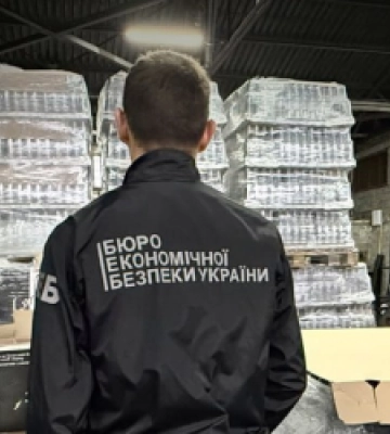 На Львівщині вилучили понад 200 тисяч пляшок контрафактного алкоголю (ФОТО)