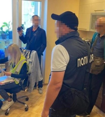 Шахрай із колекторської фірми незаконно заволодів квартирою у Києві