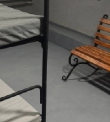 У Херсоні облаштували ще одне найпростіше укриття