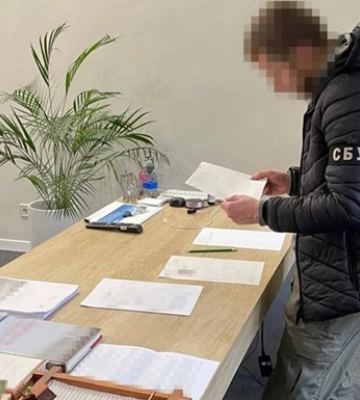 Екскерівників Київтранспарксервісу викрили на тіньових схемах