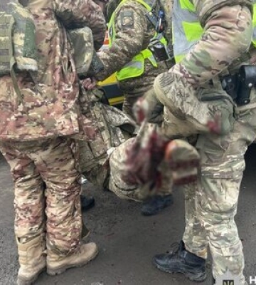 Трьох поліцейських і двох цивільних поранено внаслідок атаки росіян на Куп’янськ. ФОТОрепортаж