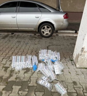 Через півтисячі прихованих тютюнових виробів жінка втратила автомобіль на МП «Дякове»
