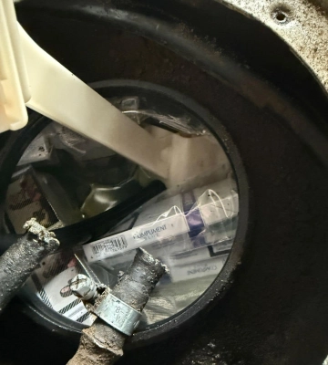 Через півтисячі прихованих тютюнових виробів жінка втратила автомобіль на МП «Дякове»