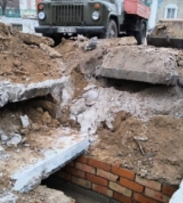 У Білгороді-Дністровському ліквідовують порив водогону