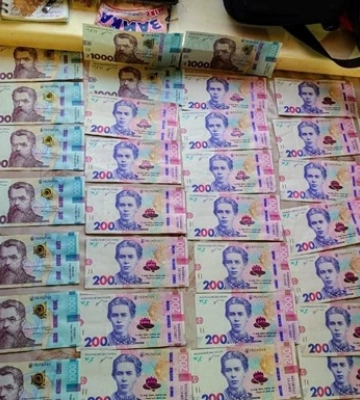 На Дніпропетровщині чоловік понад 40 разів викрадав гроші з картки знайомої