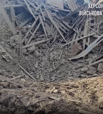 росіяни вдарили по Херсону трьома КАБами, є постраждалі