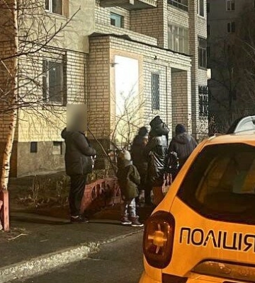 У Кременчуці біля багатоповерхівки виявили тіло 13-річного хлопця