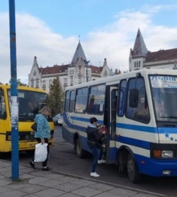 Львівська ОВА розірвала угоди з 20 перевізниками