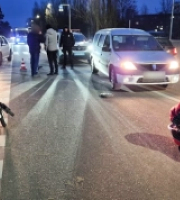 Смертельна аварія у Вараші: водій наїхав на маму з немовлям