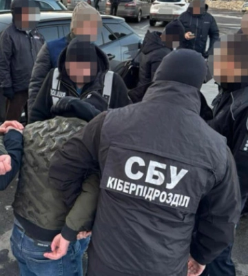 «Трудоустраивали» уклонистов в ИТ-компанию для выезда за границу — во Львовской области разоблачили схему