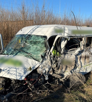 На Рівненщині внаслідок карколомної ДТП постраждали 9-ро людей, - поліція. ФОТО