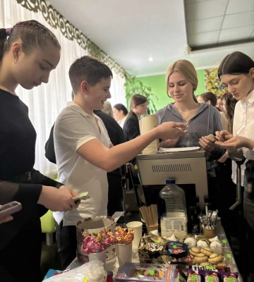 Учні Рівненського обласного ліцею зібрали для ЗСУ 80 тисяч гривень