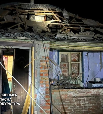 Окупанти вдарили безпілотниками по автівці з цивільними на Харківщині: двоє загиблих
