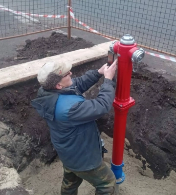 У Черкас з’явився новий надземний пожежний гідрант