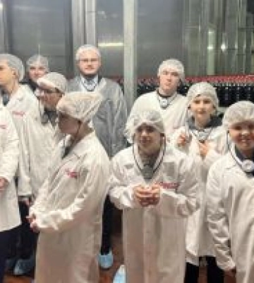 Діти з Центру Надії та Відновлення відвідали завод Coca-Cola у Київській області