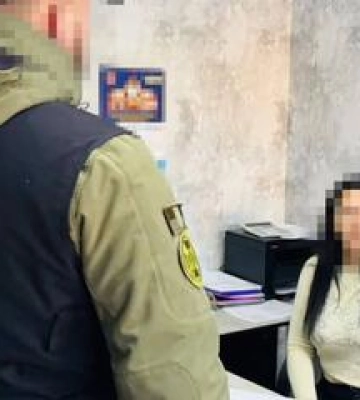 Посадовицю Полтавської ОВА підозрюють у схемі ухилення від мобілізації