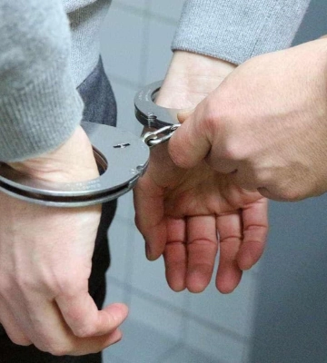 Викрито зловмисників, які виробляли та продавали фальшиві документи