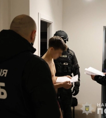 «Типографія для ухилянтів». СБУ викрила угруповання, яке масово підробляло документи