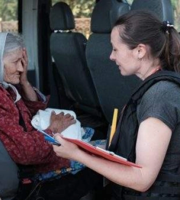 Евакуація, психологічна підтримка та відновлення: як допомагають громадам Миколаївщини та Херсонщини