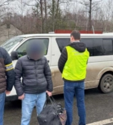 Волинські поліцейські видворили з України росіянина, який розшукується за скоєння вбивства