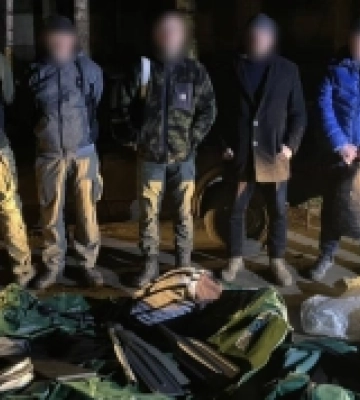Оперативники Подільського прикордонного загону затримали утікачів, які планували надувним човном дістатися Молдови