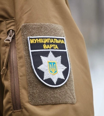 У центрі Львова правопорушник побив муніципального працівника (ВІДЕО)