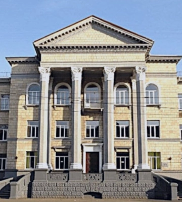 В Житомире требуют заключить охранный договор на здание кооперативного колледжа