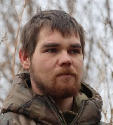 Боєць волинської бригади їздить на броньованому «таксі на Торецьк» 