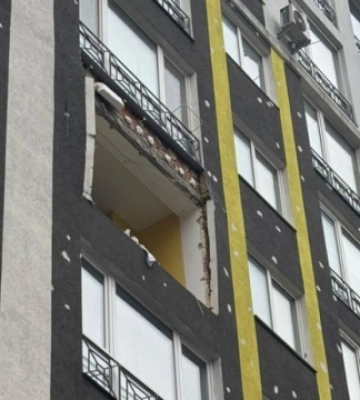 В Ірпені стався вибух у багатоповерхівці, пошкоджена квартира